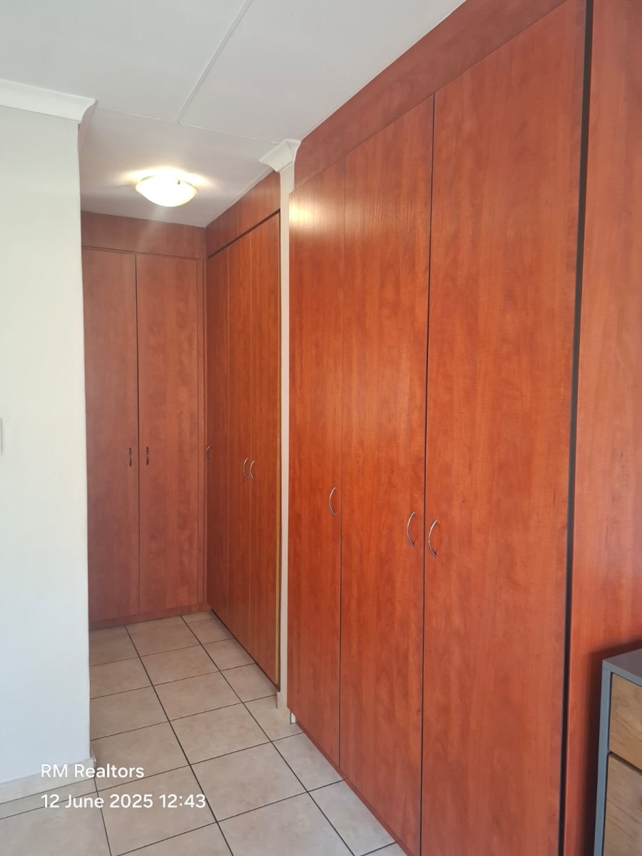 To Let 3 Bedroom Property for Rent in Rooihuiskraal North Gauteng