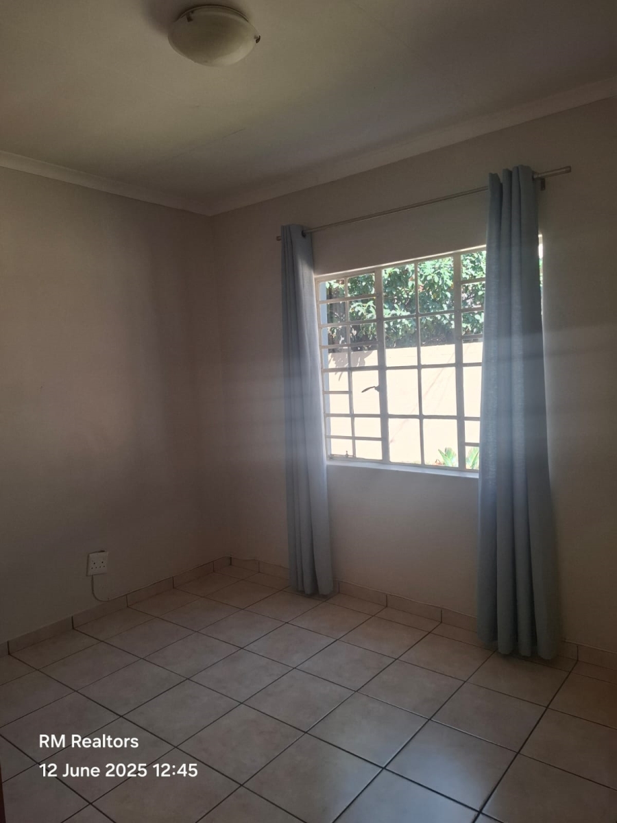 To Let 3 Bedroom Property for Rent in Rooihuiskraal North Gauteng