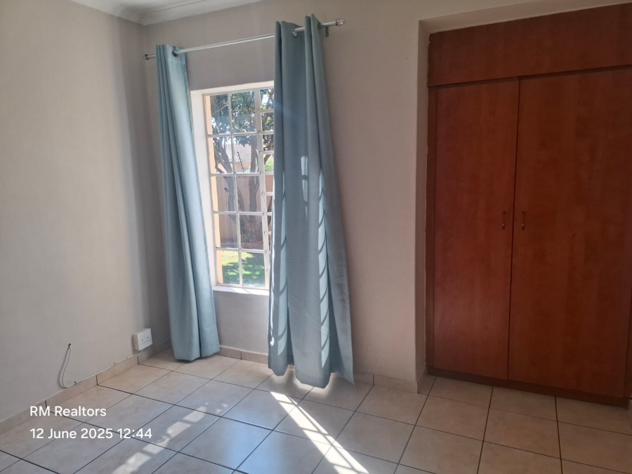 To Let 3 Bedroom Property for Rent in Rooihuiskraal North Gauteng
