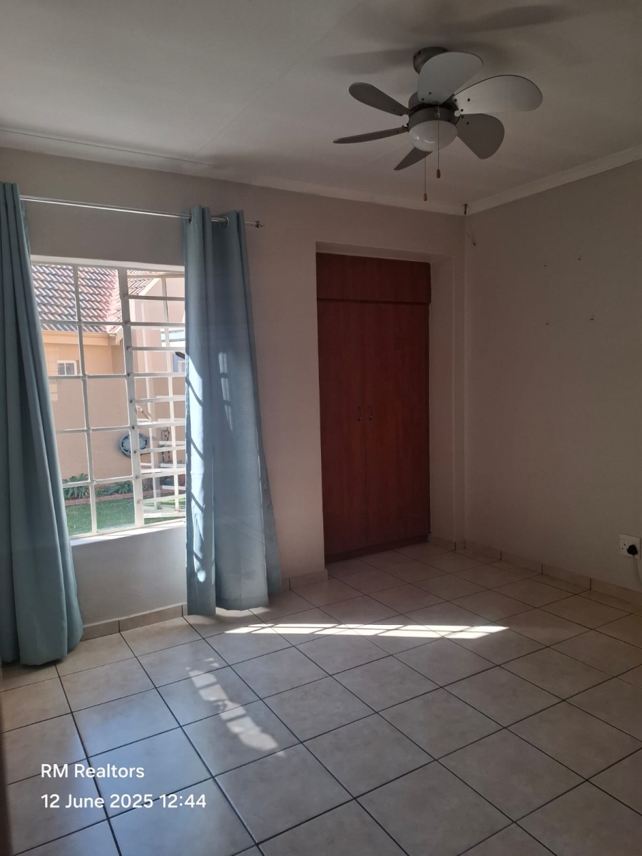 To Let 3 Bedroom Property for Rent in Rooihuiskraal North Gauteng