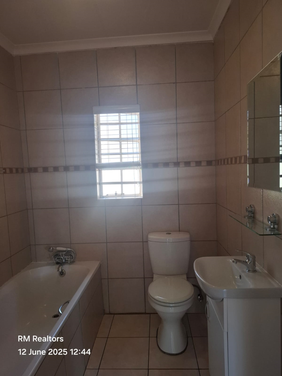 To Let 3 Bedroom Property for Rent in Rooihuiskraal North Gauteng