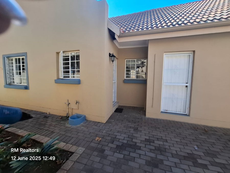 To Let 3 Bedroom Property for Rent in Rooihuiskraal North Gauteng