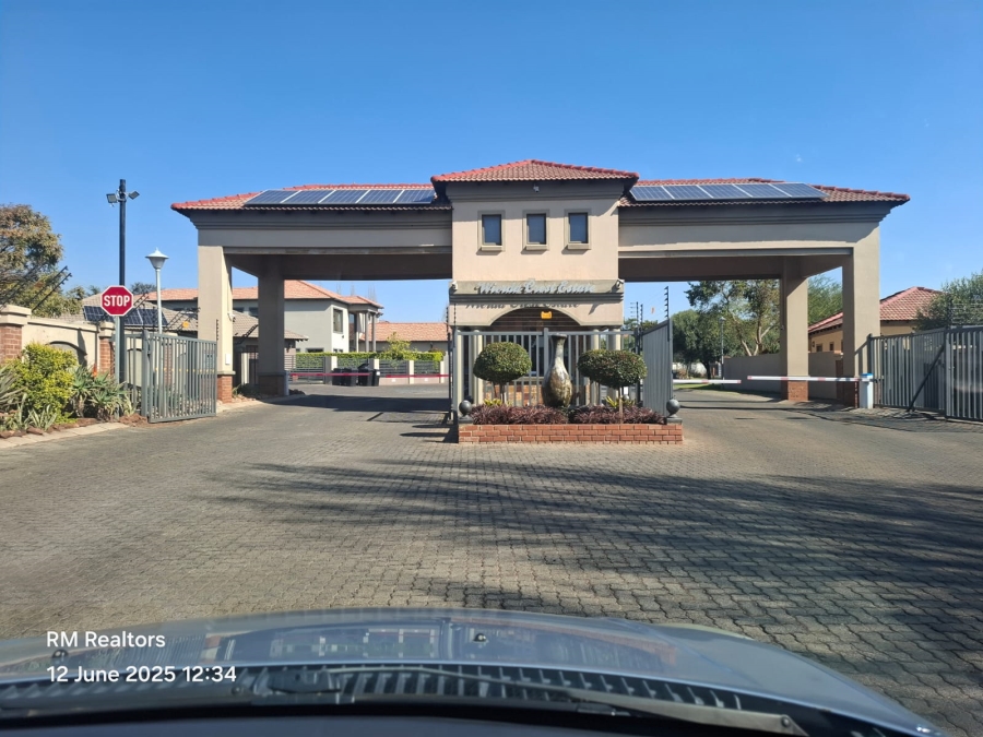 To Let 3 Bedroom Property for Rent in Rooihuiskraal North Gauteng