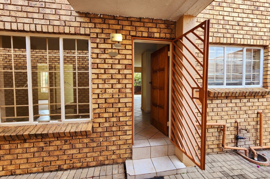 2 Bedroom Property for Sale in Amberfield Gauteng
