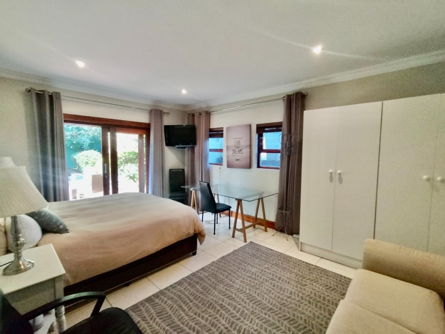 To Let 5 Bedroom Property for Rent in Woodmead Gauteng