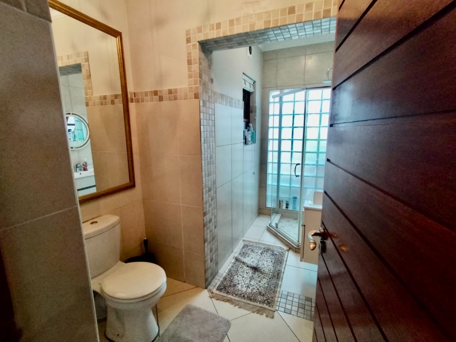 To Let 5 Bedroom Property for Rent in Woodmead Gauteng