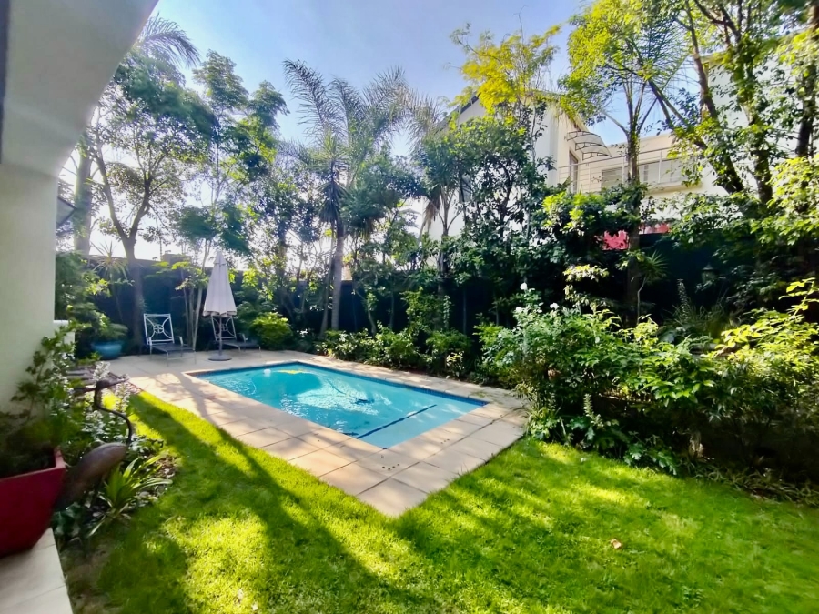 To Let 5 Bedroom Property for Rent in Woodmead Gauteng