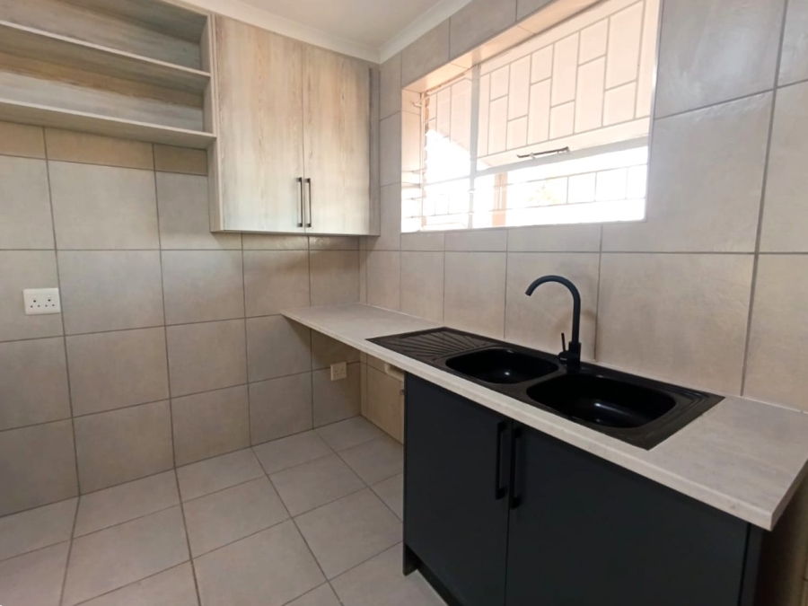 2 Bedroom Property for Sale in Brackendowns Gauteng