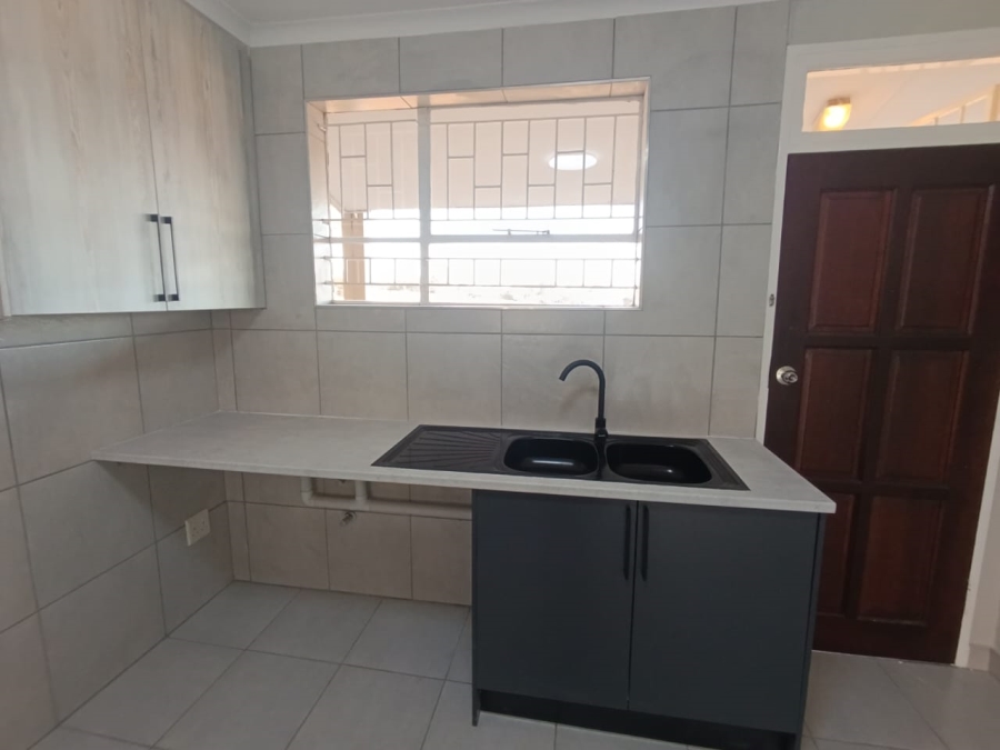 2 Bedroom Property for Sale in Brackendowns Gauteng