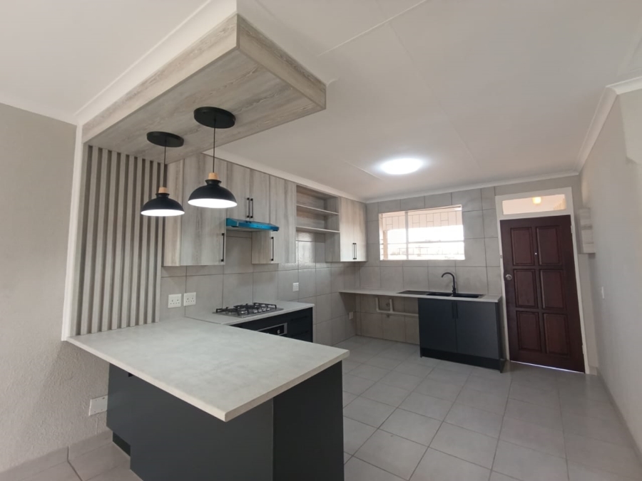 2 Bedroom Property for Sale in Brackendowns Gauteng