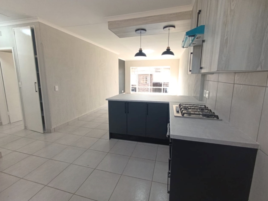 2 Bedroom Property for Sale in Brackendowns Gauteng