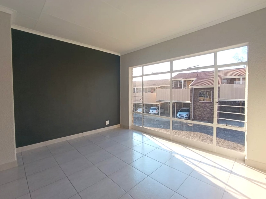 2 Bedroom Property for Sale in Brackendowns Gauteng