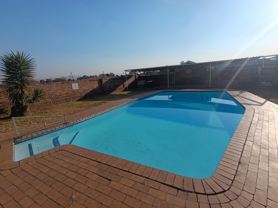 2 Bedroom Property for Sale in Brackendowns Gauteng