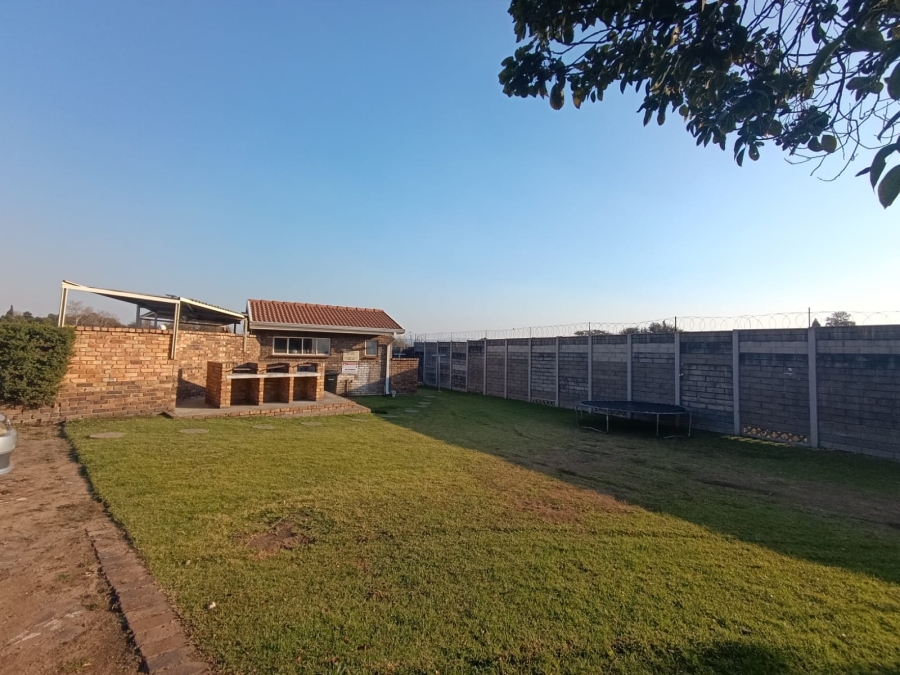 2 Bedroom Property for Sale in Brackendowns Gauteng