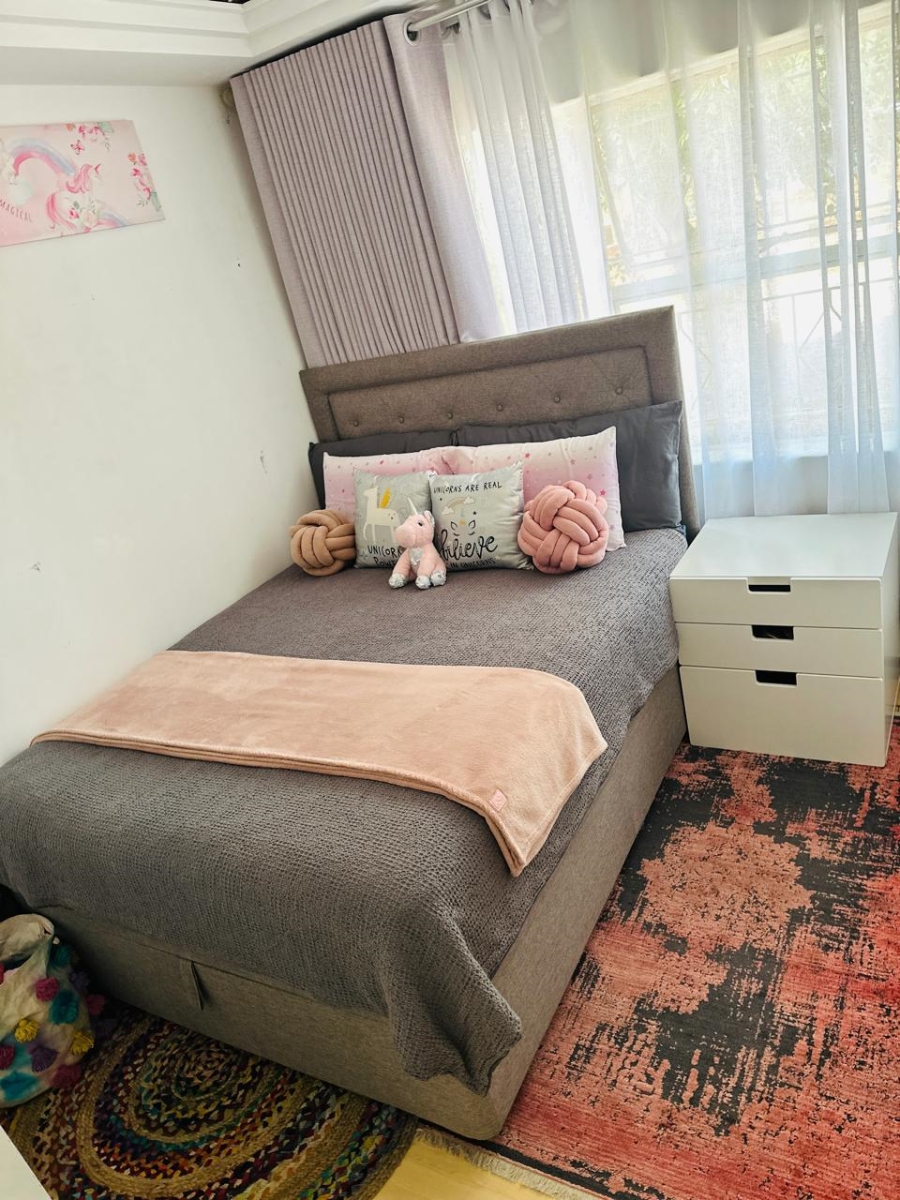 To Let 2 Bedroom Property for Rent in Buccleuch Gauteng
