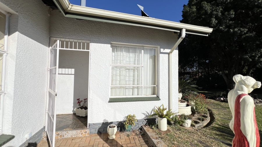3 Bedroom Property for Sale in Helikonpark Gauteng