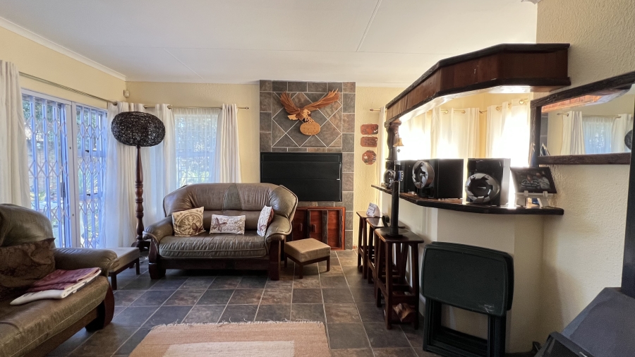 3 Bedroom Property for Sale in Helikonpark Gauteng