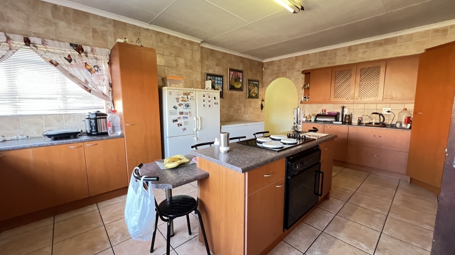 3 Bedroom Property for Sale in Helikonpark Gauteng