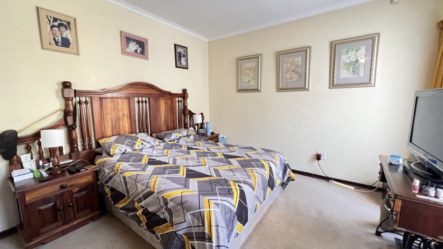 3 Bedroom Property for Sale in Helikonpark Gauteng