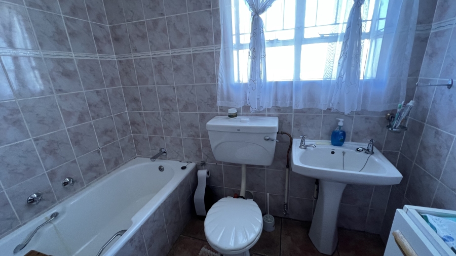 3 Bedroom Property for Sale in Helikonpark Gauteng