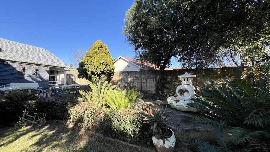 3 Bedroom Property for Sale in Helikonpark Gauteng