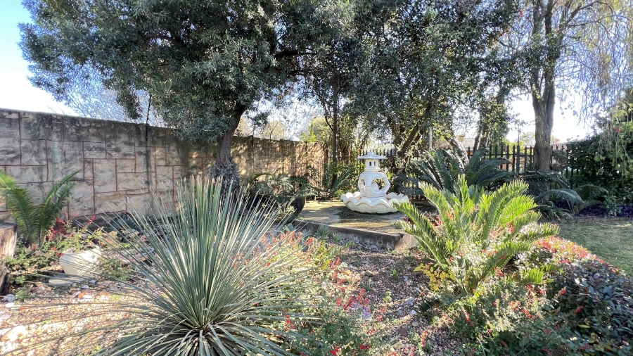 3 Bedroom Property for Sale in Helikonpark Gauteng