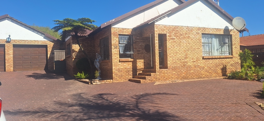3 Bedroom Property for Sale in Noordheuwel Gauteng