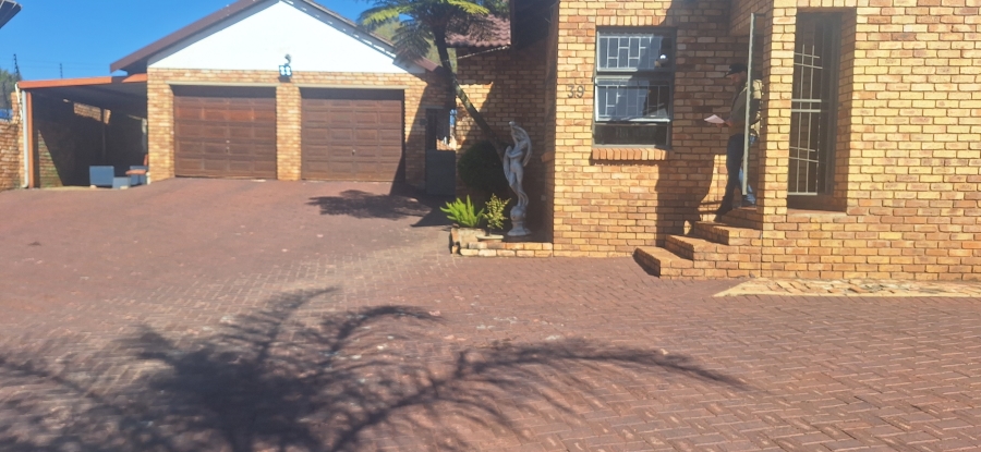 3 Bedroom Property for Sale in Noordheuwel Gauteng