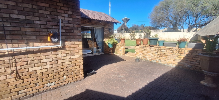 3 Bedroom Property for Sale in Noordheuwel Gauteng