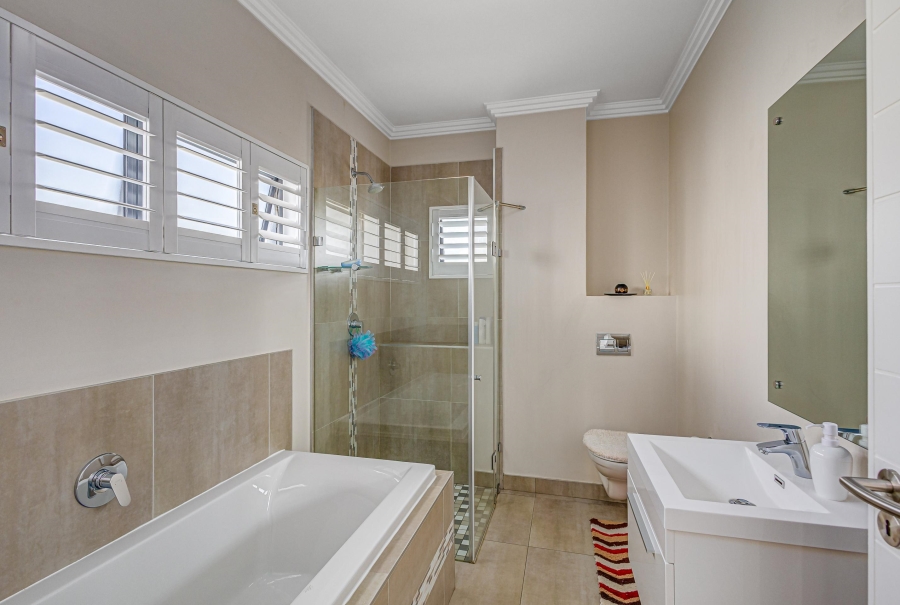 To Let 3 Bedroom Property for Rent in Barbeque Downs Gauteng