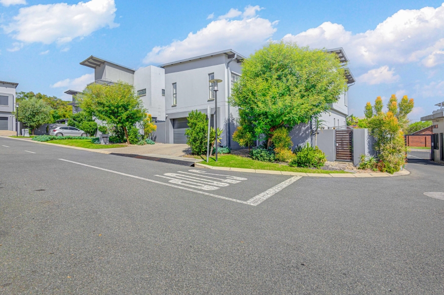 To Let 3 Bedroom Property for Rent in Barbeque Downs Gauteng
