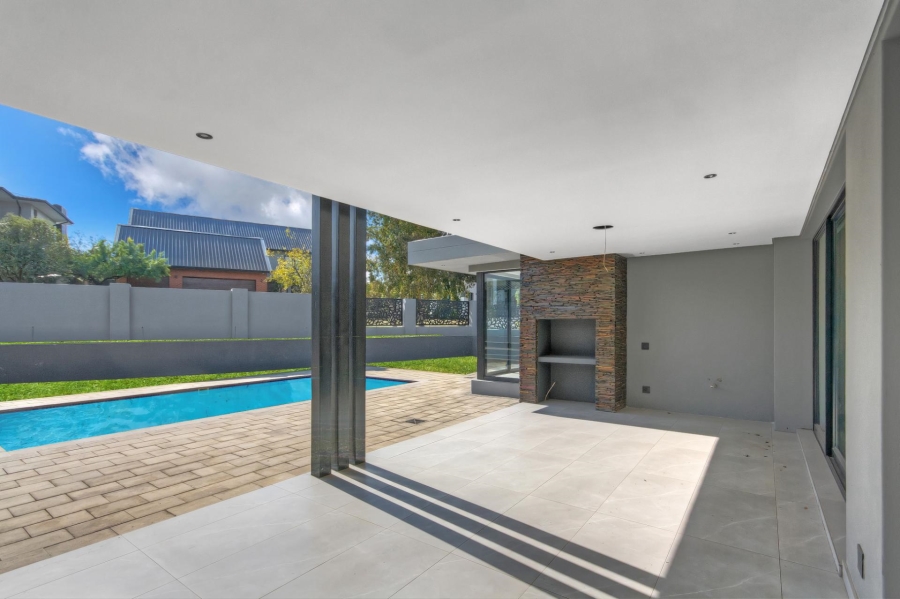 4 Bedroom Property for Sale in Waterfall Country Estate Gauteng