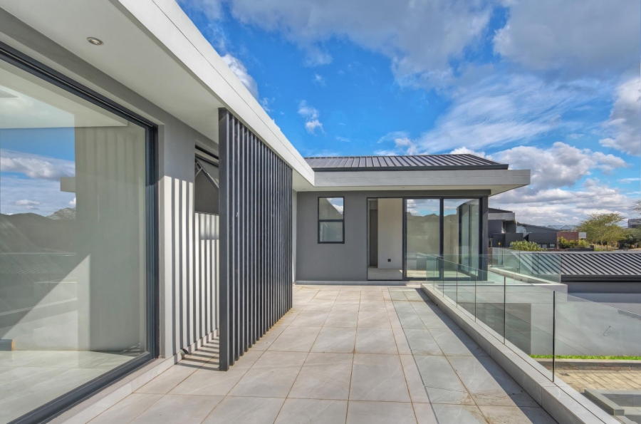 4 Bedroom Property for Sale in Waterfall Country Estate Gauteng