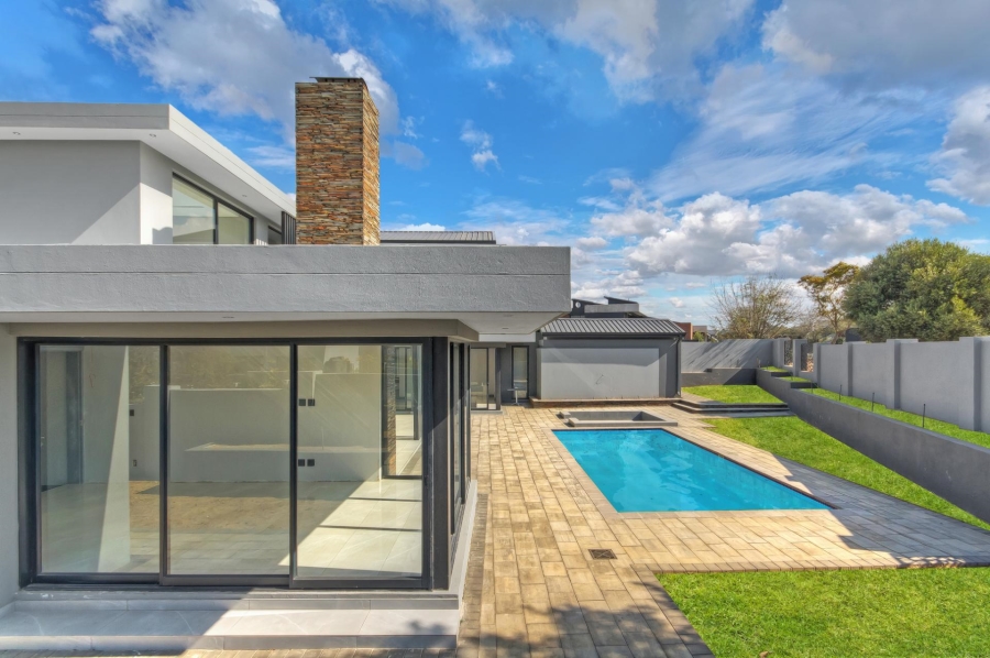 4 Bedroom Property for Sale in Waterfall Country Estate Gauteng