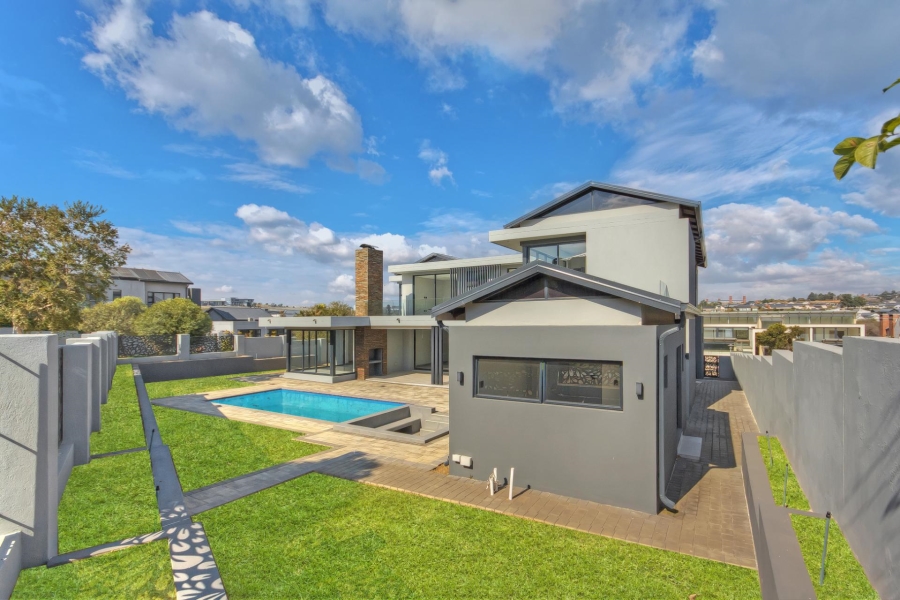 4 Bedroom Property for Sale in Waterfall Country Estate Gauteng