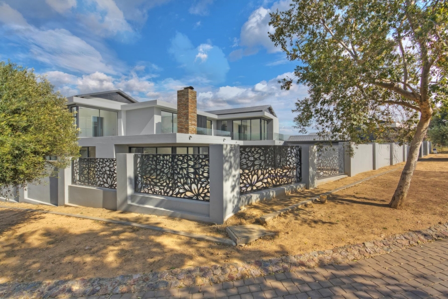 4 Bedroom Property for Sale in Waterfall Country Estate Gauteng