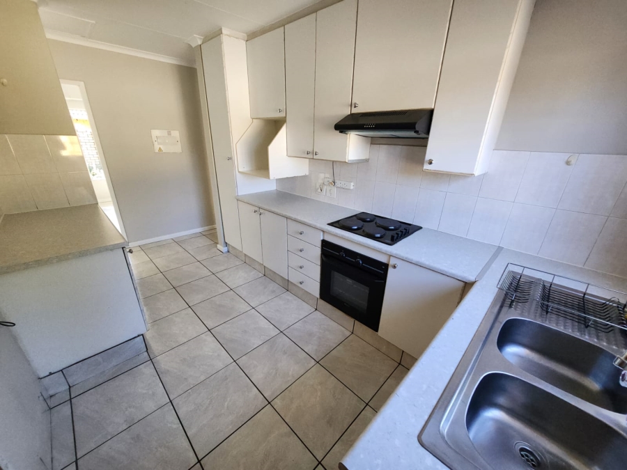 2 Bedroom Property for Sale in Eldoraigne Gauteng