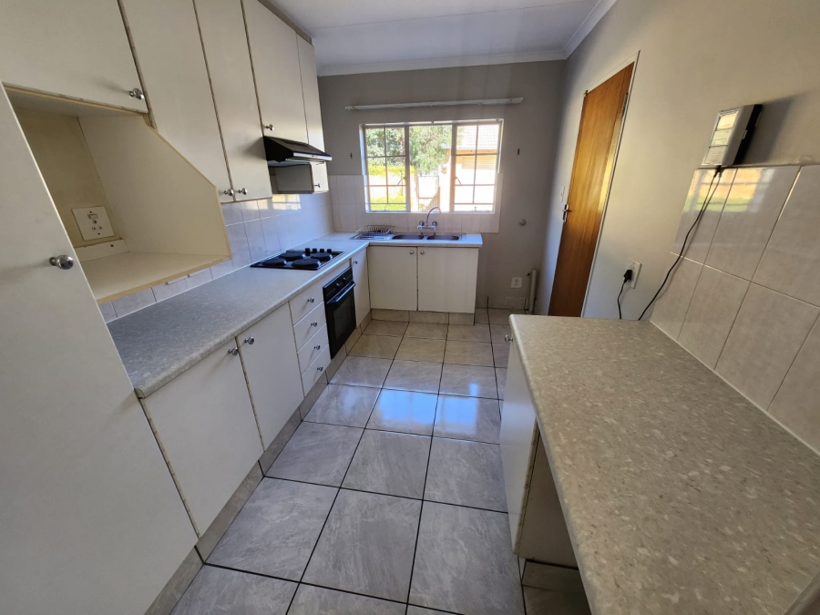 2 Bedroom Property for Sale in Eldoraigne Gauteng