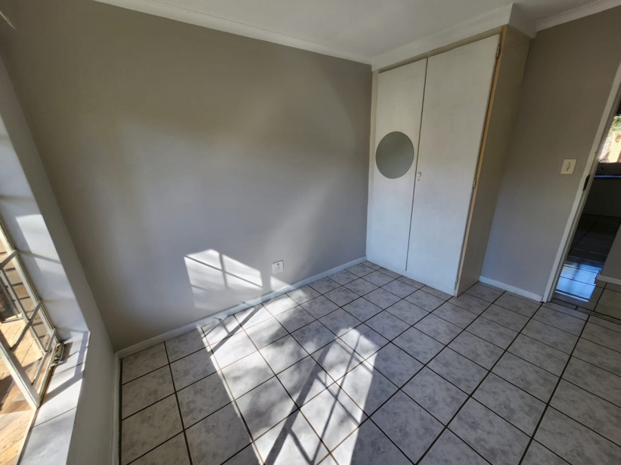 2 Bedroom Property for Sale in Eldoraigne Gauteng