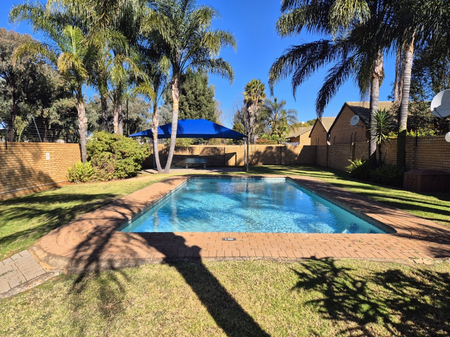 2 Bedroom Property for Sale in Eldoraigne Gauteng