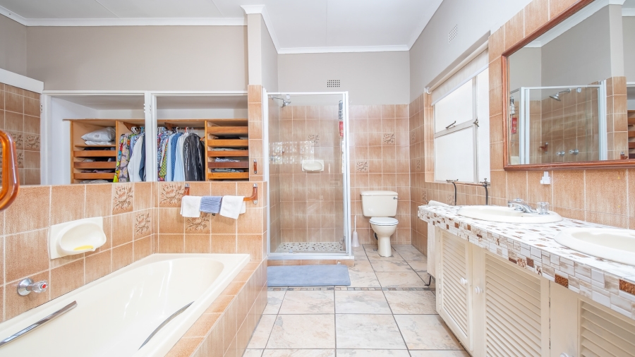4 Bedroom Property for Sale in Florida Park Gauteng