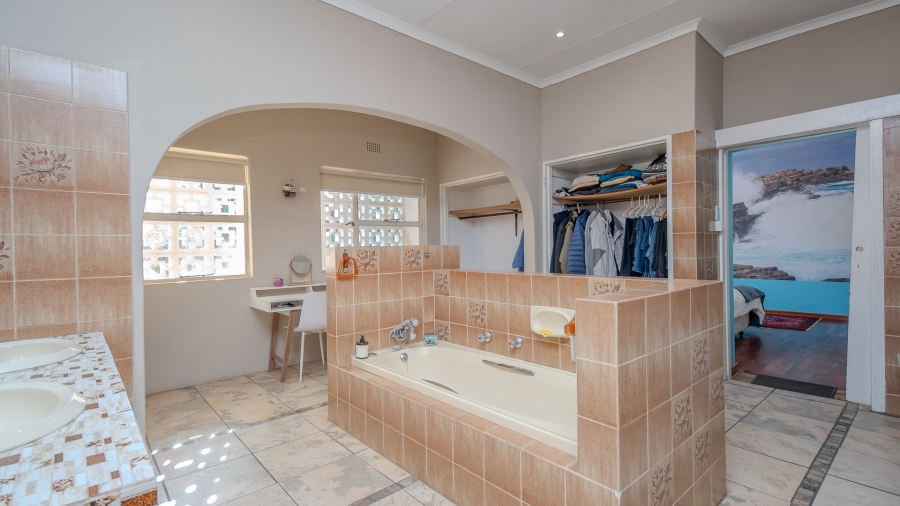 4 Bedroom Property for Sale in Florida Park Gauteng