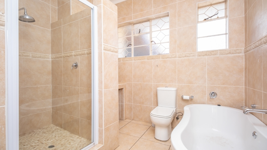 4 Bedroom Property for Sale in Florida Park Gauteng