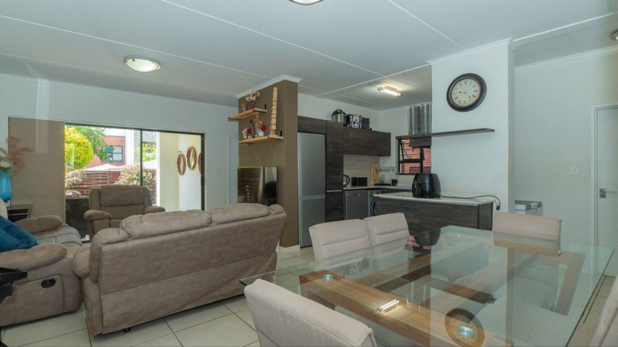 3 Bedroom Property for Sale in Greenstone Crest Gauteng