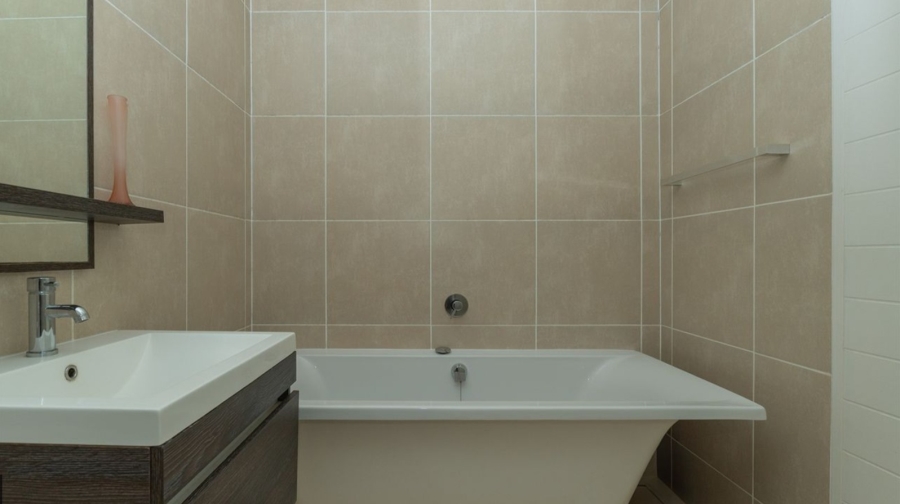3 Bedroom Property for Sale in Greenstone Crest Gauteng