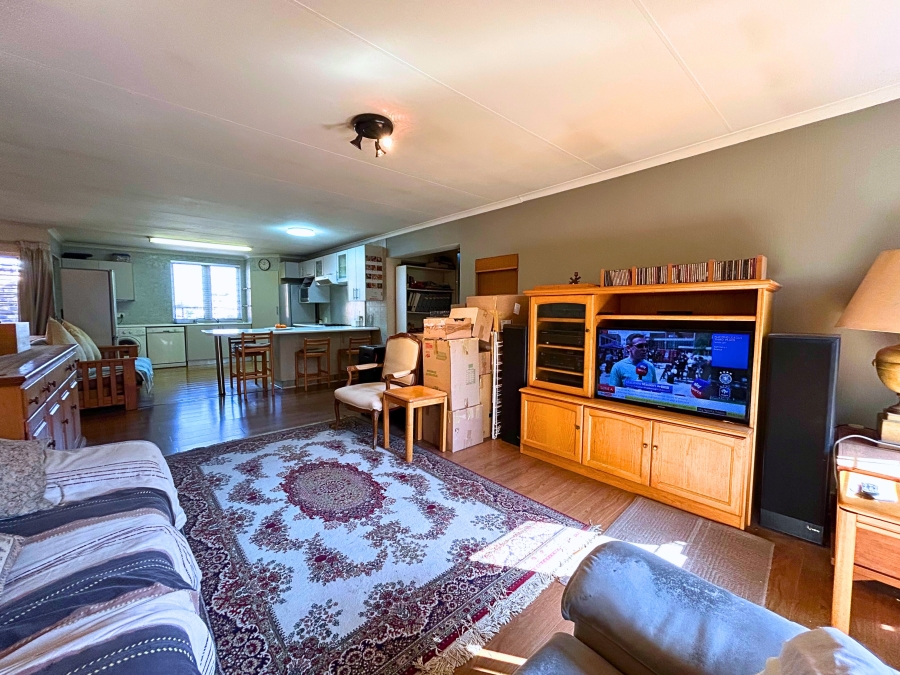 2 Bedroom Property for Sale in Die Hoewes Gauteng