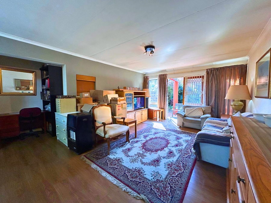 2 Bedroom Property for Sale in Die Hoewes Gauteng