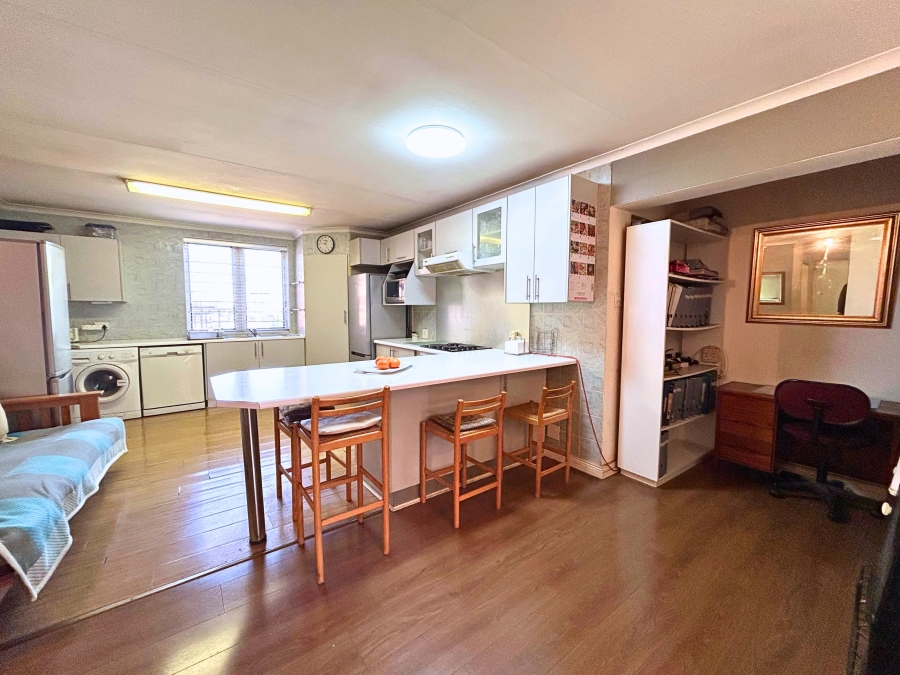 2 Bedroom Property for Sale in Die Hoewes Gauteng