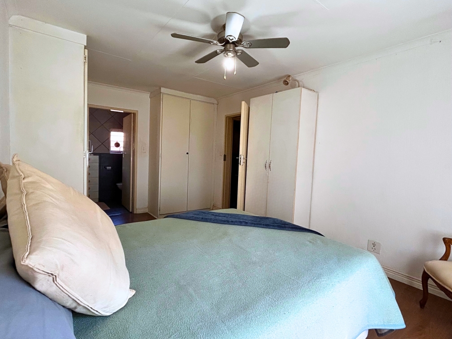 2 Bedroom Property for Sale in Die Hoewes Gauteng