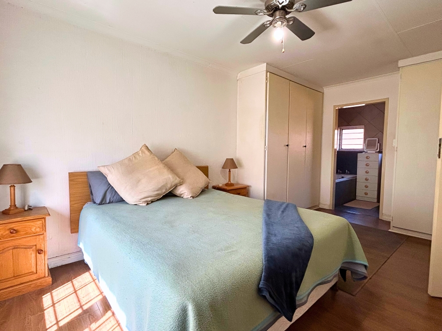 2 Bedroom Property for Sale in Die Hoewes Gauteng